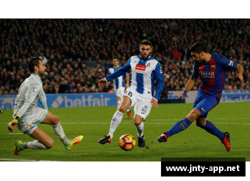 欧洲足球场上的明星：球员出场统计与荣誉分析